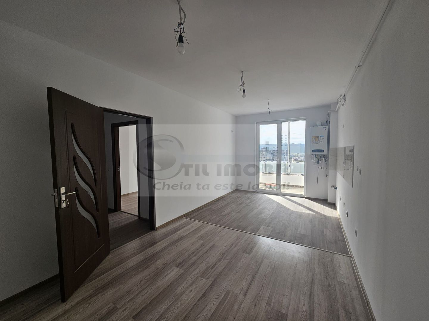 Apartament spațios 4 camere, 2 băi, balcon generos –Pacurari - Poză 4