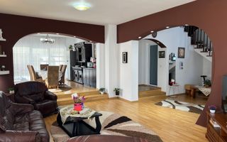 Case cu 7 camere, curte proprie + spălătorie, în Sighetu Marmației - Poză 1