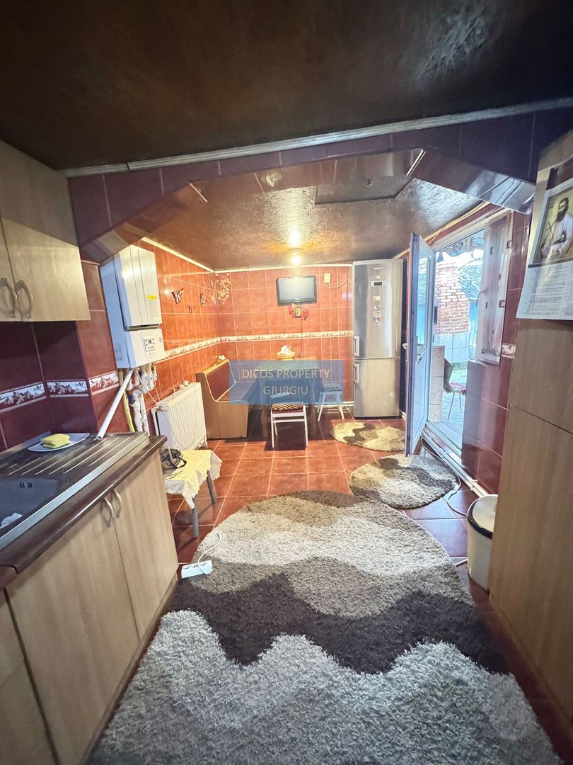 De vânzare casă cu 4 camere, garaj - Poză 15