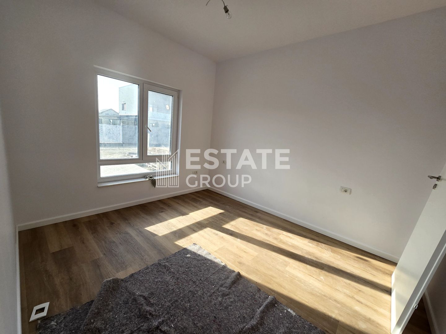 Duplex cu 5 camere despartit prin camera tehnica in Dumbravita - Poză 10