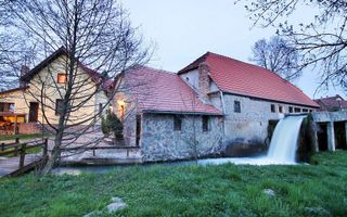 Pensiune | 10 camere | Teren |2.300 Mp - Poză 3