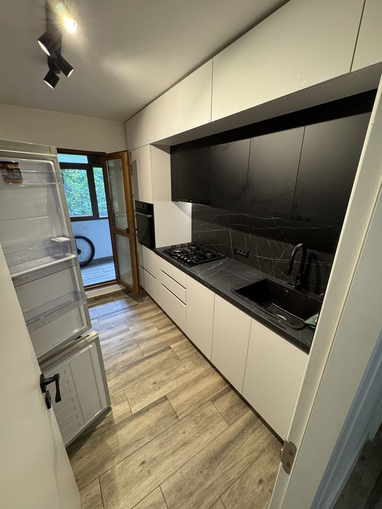 De Închiriat: Apartament 3 Camere la Metrou Brâncoveanu - Poză 4