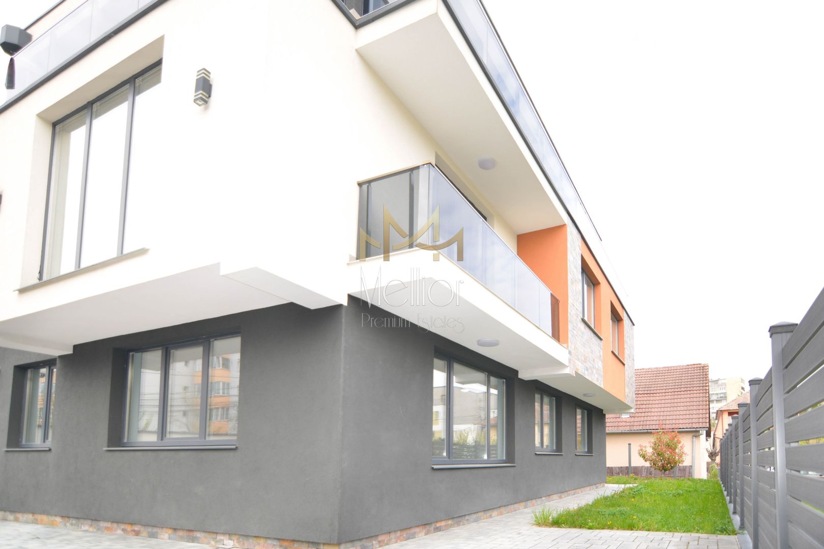 Vilă modernă premium în Gheorgheni, 2 nivele, finisaje de lux - Poză 2