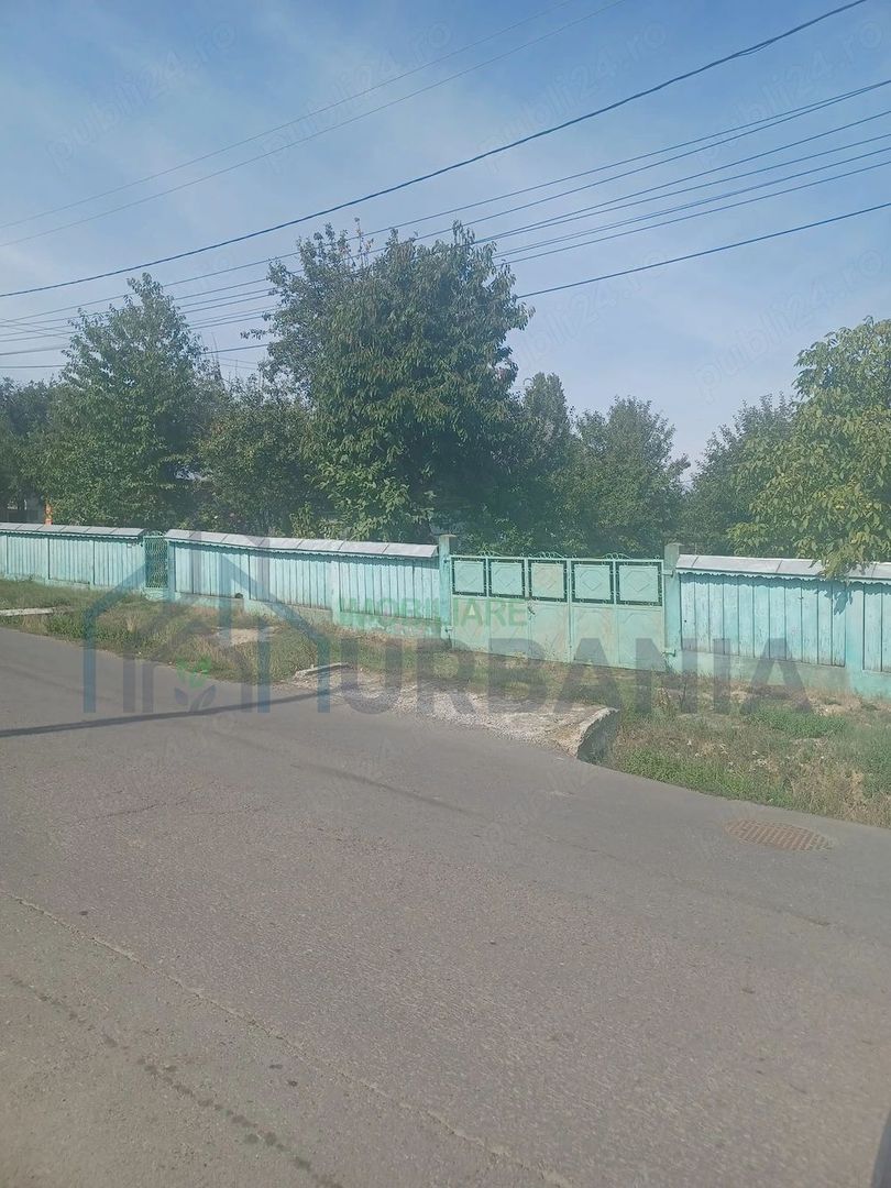 Casă tradițională de 50 mp și anexe pe teren de 2200 mp în sat Topile, Pașcani - Poză 1