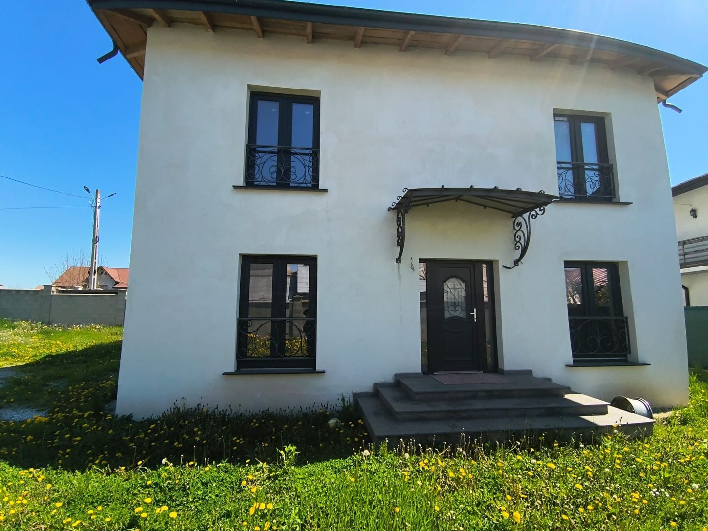 Vilă P+E+Pod | 200 MP Utili | Șcheia | Drum Privat - Poză 1