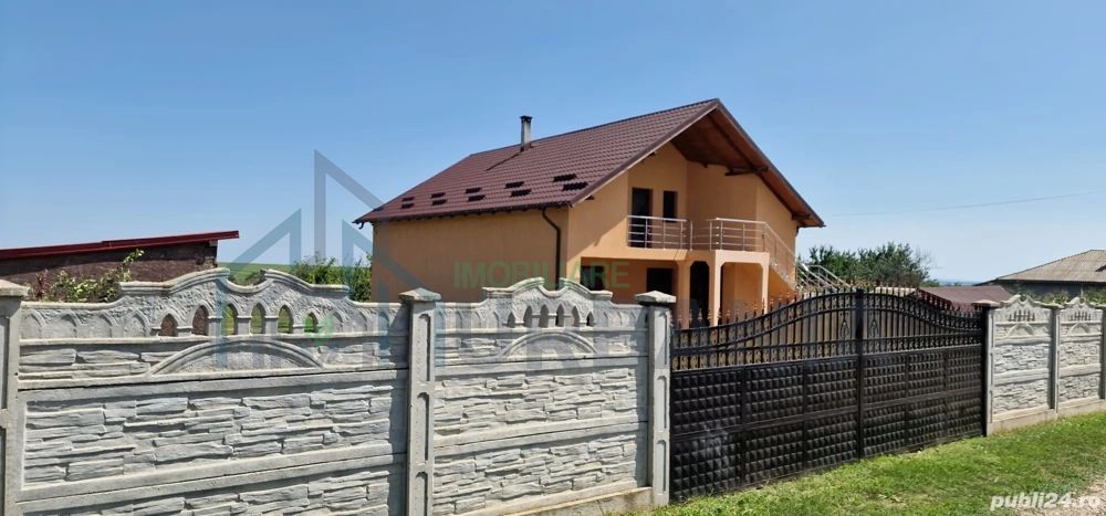 Casă cu mansardă - Poză 5