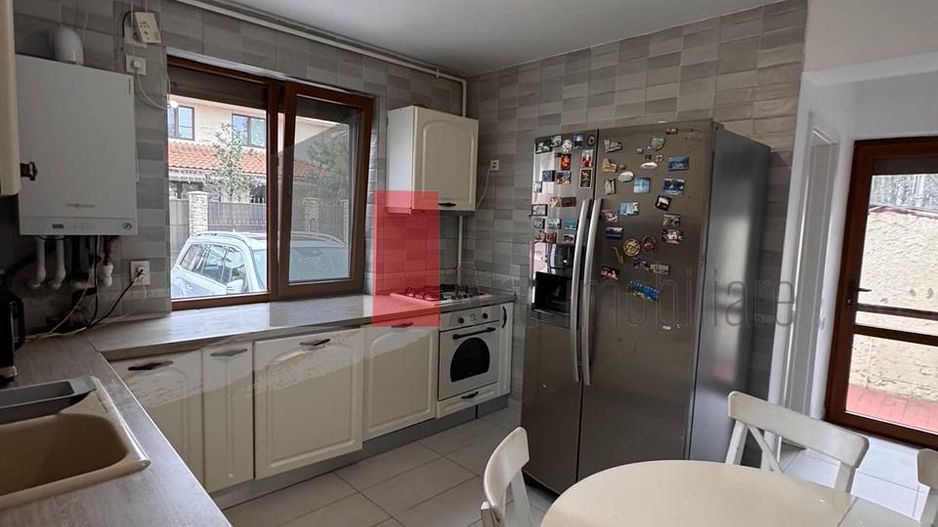 Vanzare apartament 3 camere si curte+loc de parcare Padure Rosu-Chiajna - Poză 3