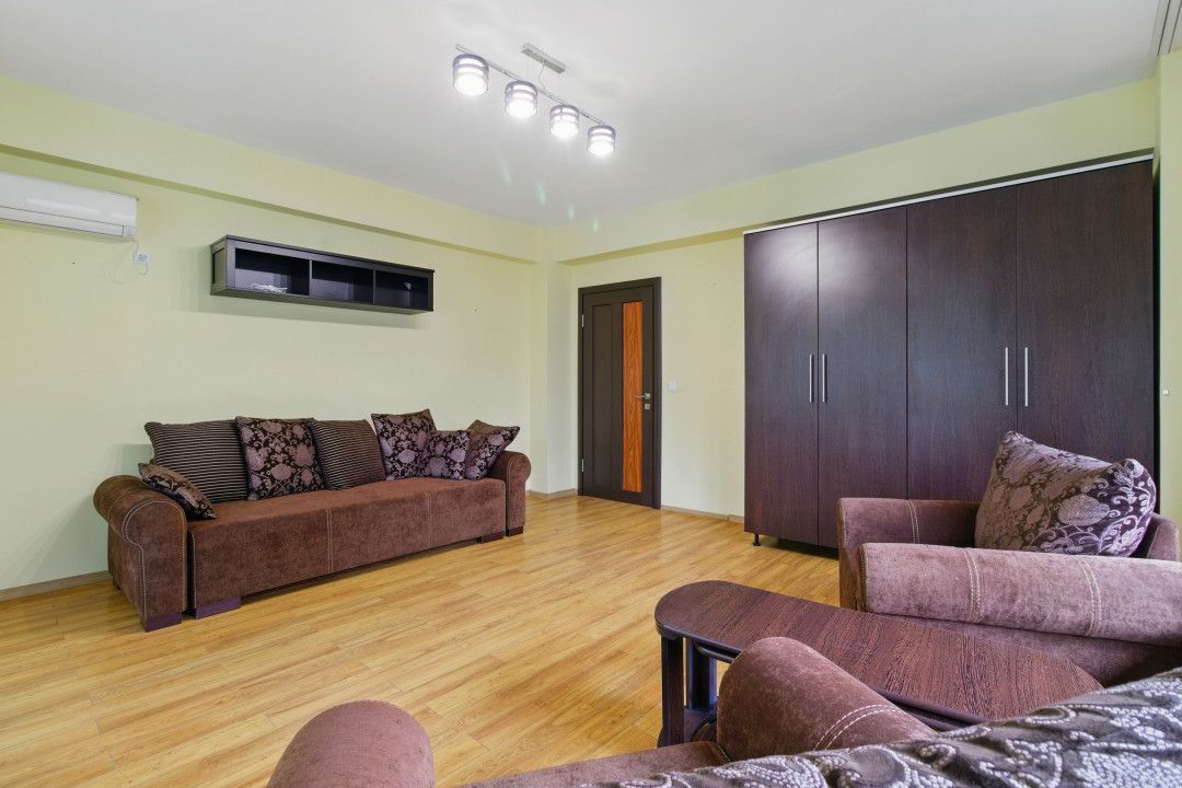 Colț de liniște cu aer urban – Apartament cu 2 camere - Poză 2