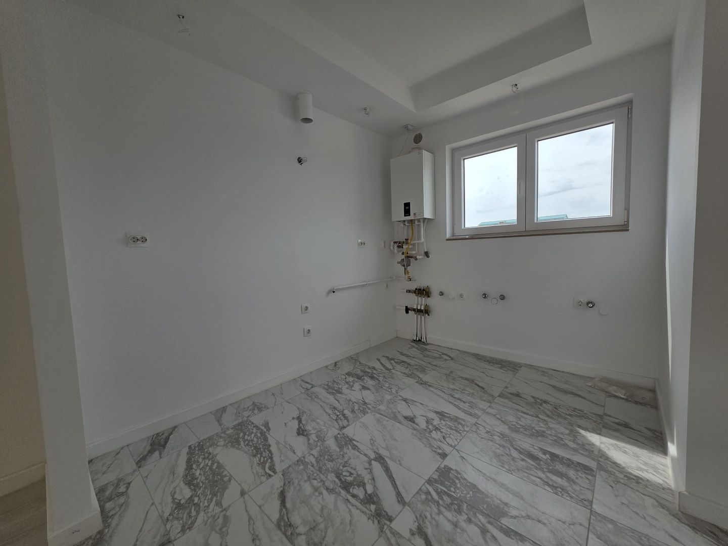 Vilă modernă 3 camere cu grădină privată – Cosmopolis - Poză 15