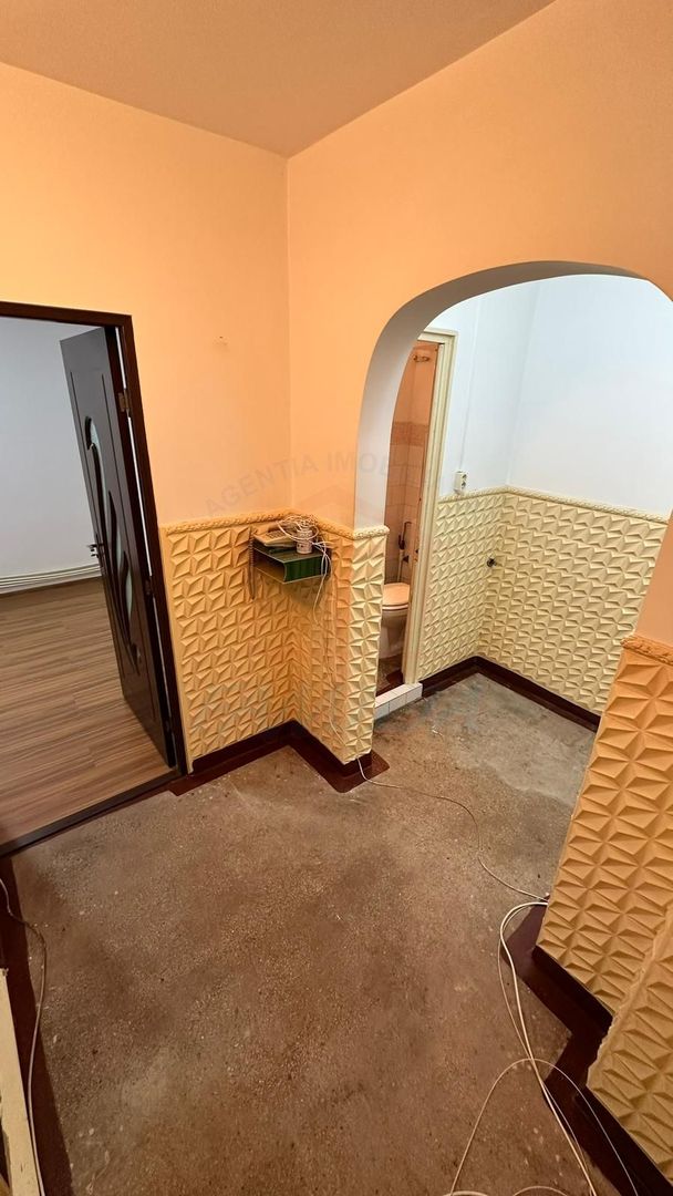 Vanzare Apartament cu 2 camere, zona Micro 13B, etaj 2, pret 63.000 E - Poză 6