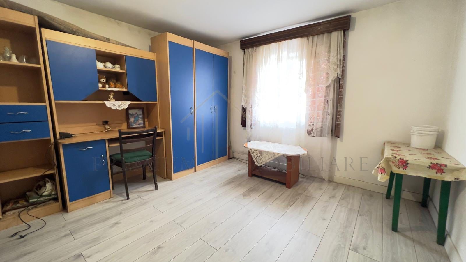 Casa de vanzare in Targu Trotus - Poză 7