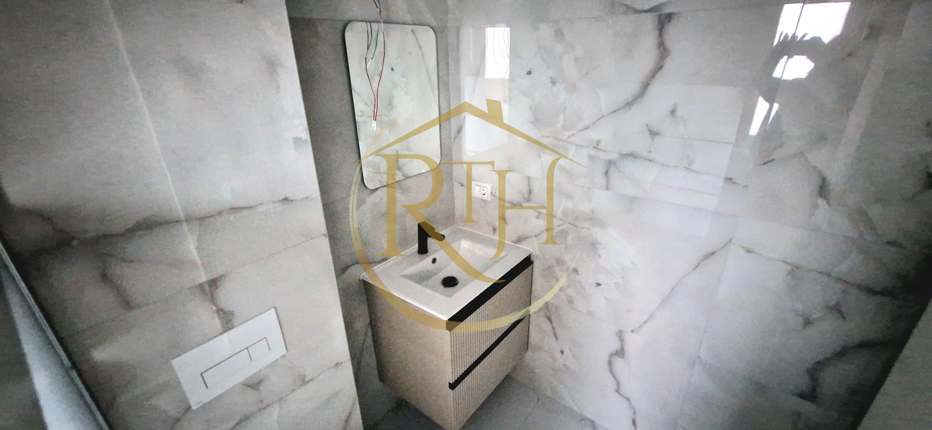 Duplex de vanzare cu 4 camere,2 bai,250 mp teren-Mosnita Veche zona Centrala. - Poză 14