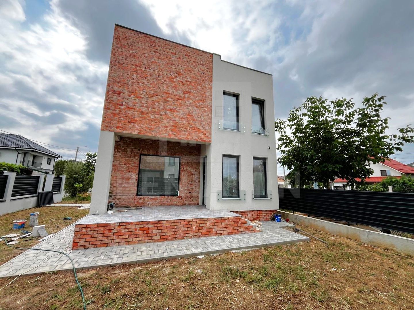Casa Moderna P+1-Toate Utilitatile-140mp -3 Dormitoare-3Bai-Zona Ford - Poză 2