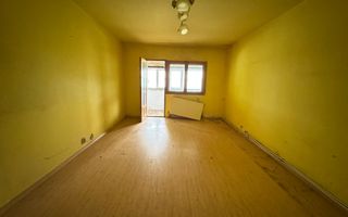 Apartament cu 3 camere decomandat - Poză 5