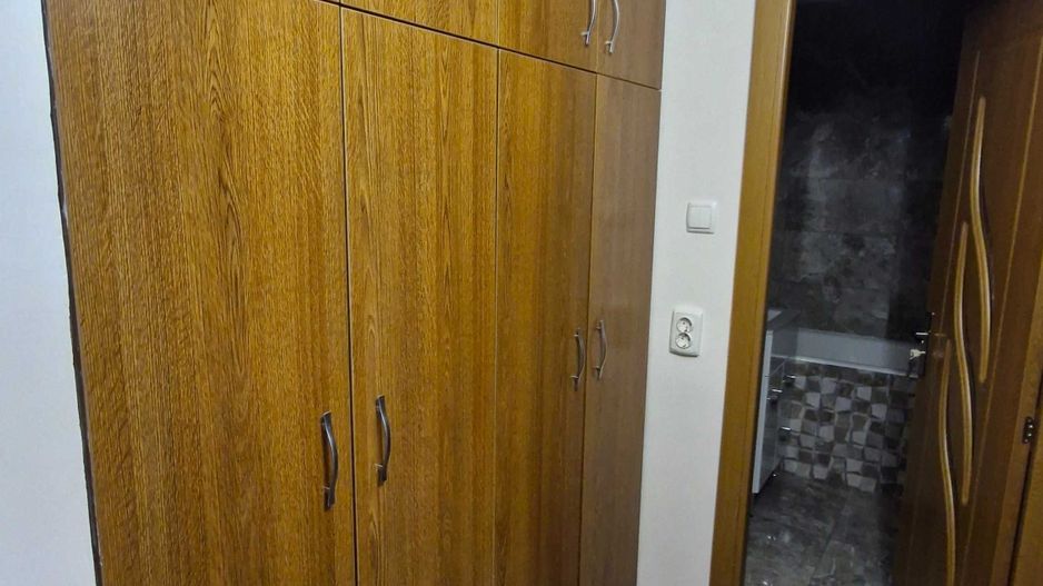 Vând apartament 3 camare - Poză 5