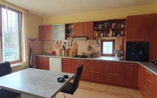 Casa spațioasă  P+1E,526 mp teren-strada liniștită. - Poză 8