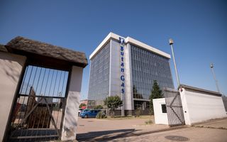 Cladire cu functiuni mixte - Poză 2