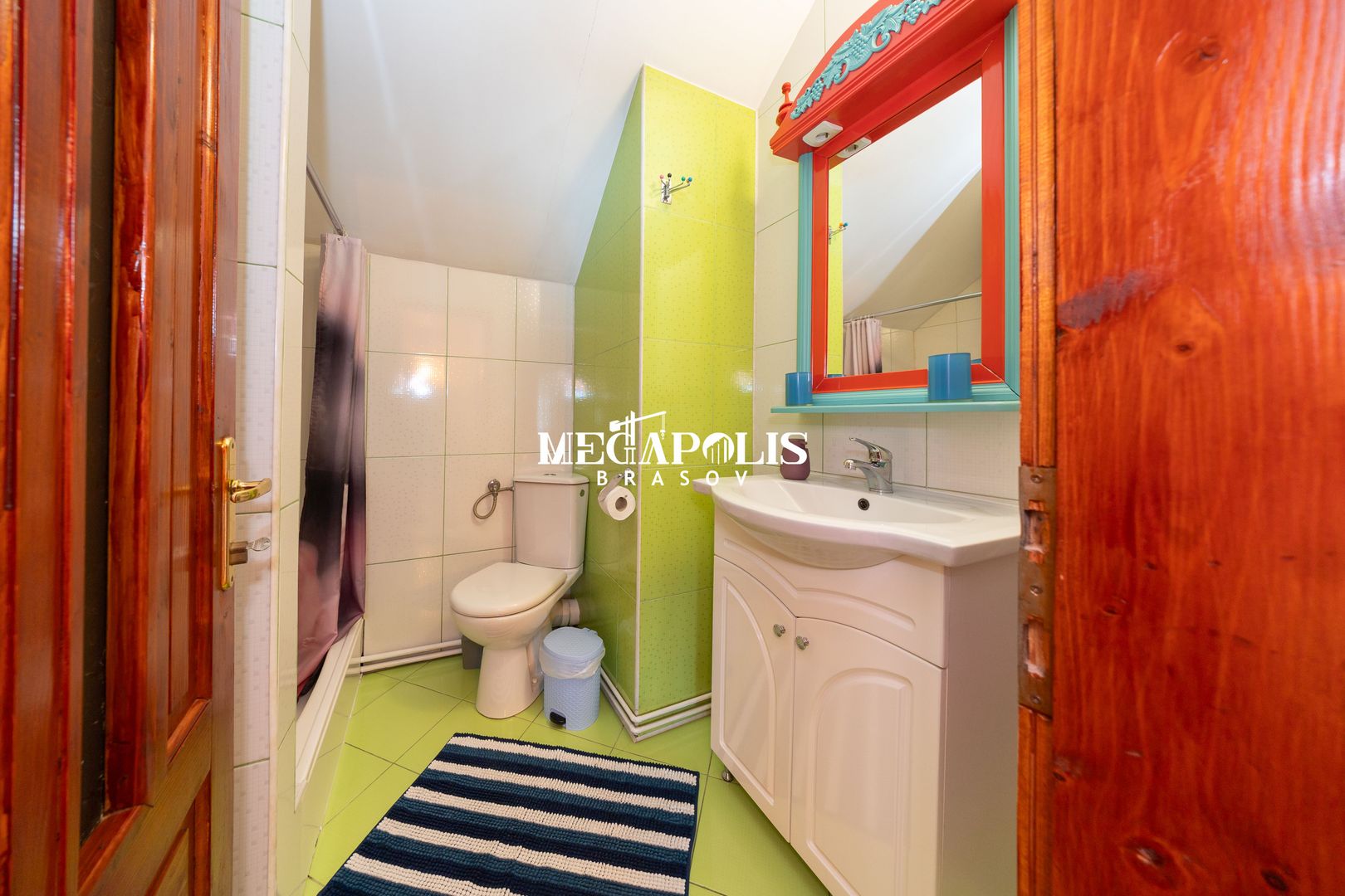 Pensiune de vânzare în Râșnov | 14 camere | 427 mp - Poză 45