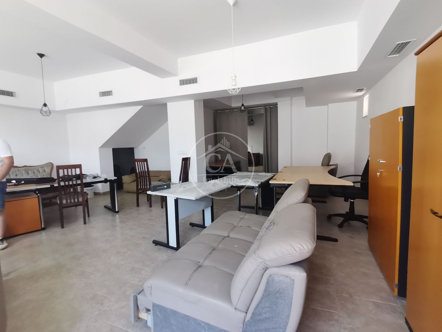Casa de închiriat cu 7 camere în zona Dimitrie Cantemir, Oradea - Poză 2
