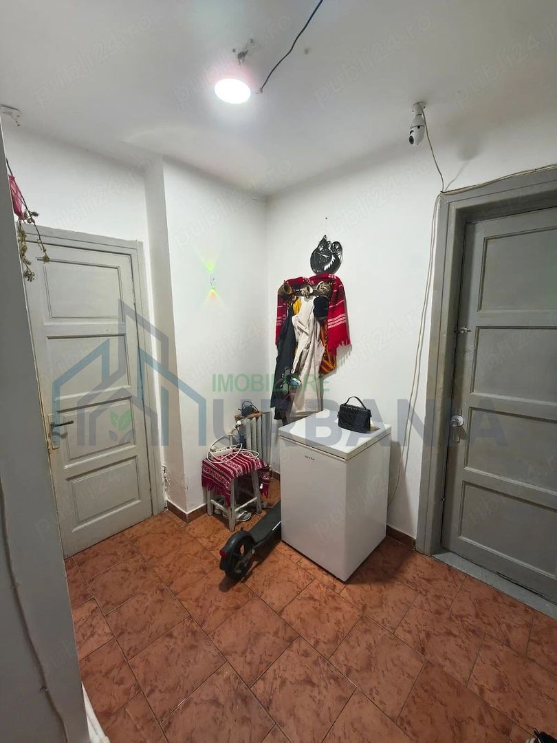 Apartament 3 camere decomandat, clădire istorică 1950, centrul Iașului – Potențial lux/business - Poză 3
