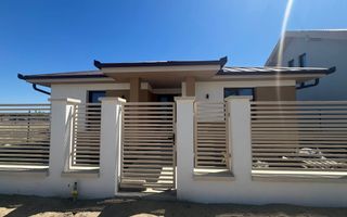 Casă de vânzare cu 3 camere in Sânmartin-Cihei, Bihor - Poză 1