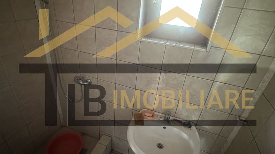 Casa de vanzare 4 camere, 2240mp teren, Zona Raciu - Poză 24