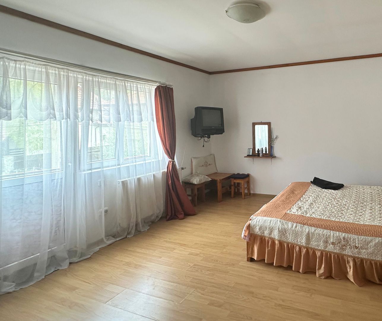 Vânzare casă Individuală 12 Camere la 5 minute de Castelul Bran - Poză 7