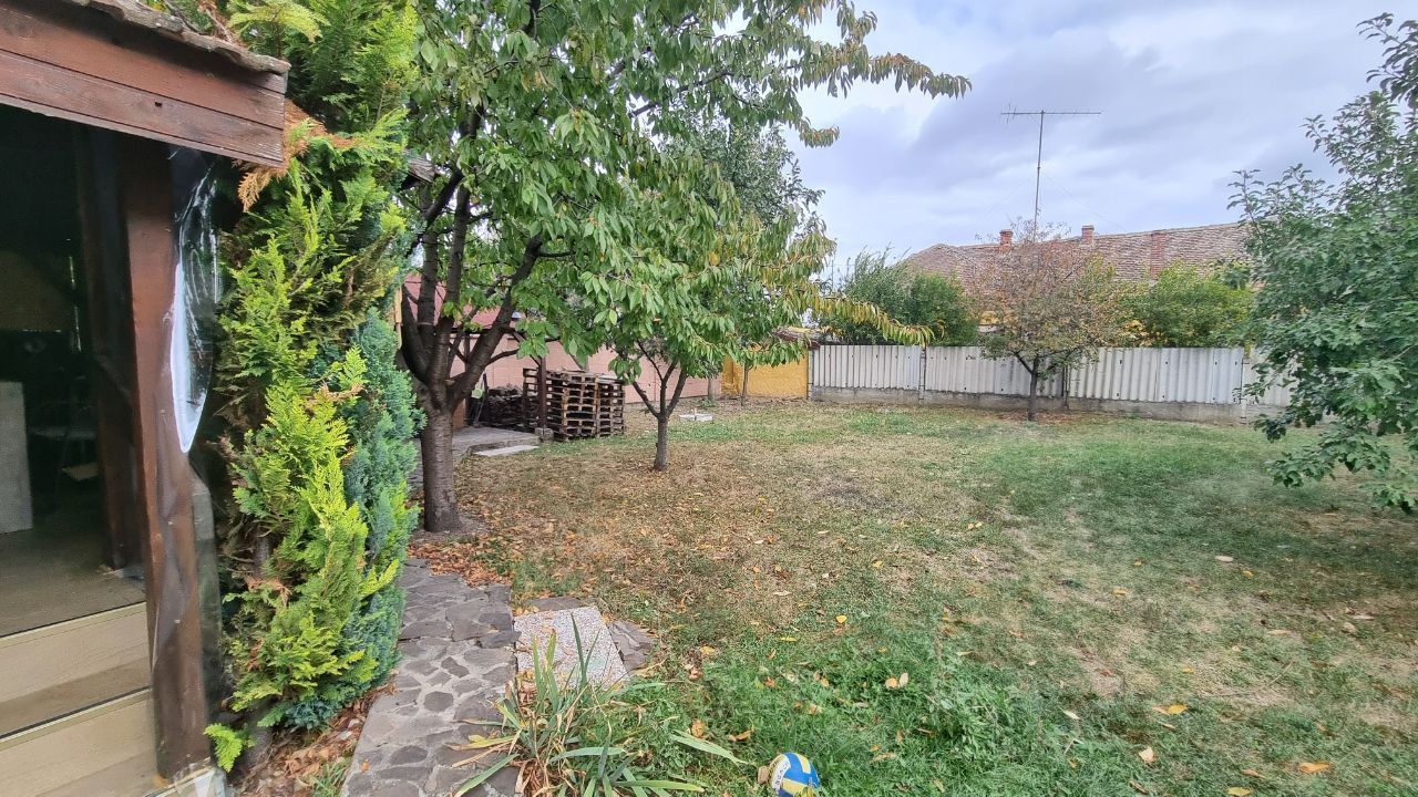 Casă cu 3 camere, anexă și teren de 901 mp – Pecica, zonă centrală - Poză 9