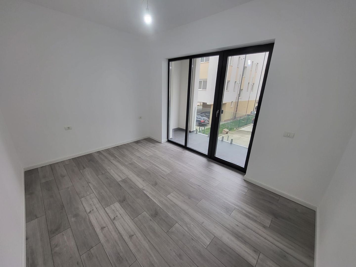 Giroc | Str. Neptun | 2 Camere | Bloc nou | Parcare în CF - Poză 5