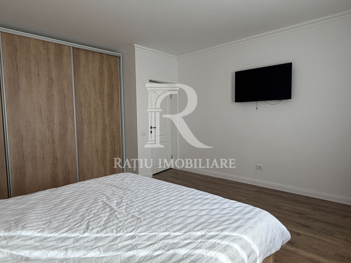 Casa cu 4 dormitoare | Jacuzzi | Sauna | Sanmartin | Oradea - Poză 12