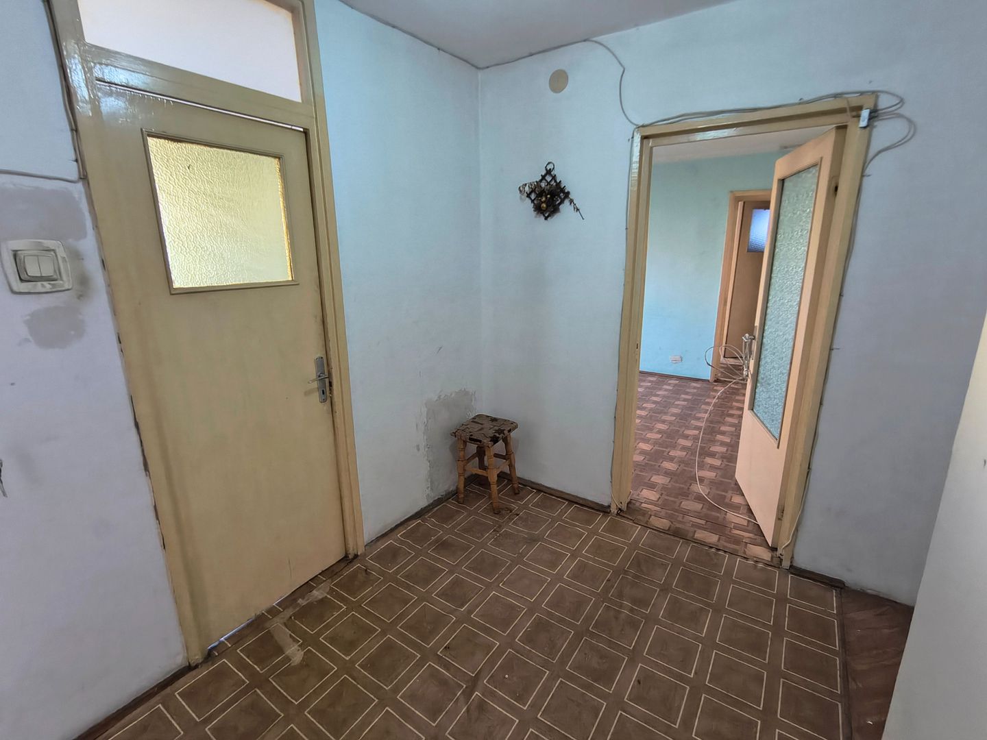 Apartament 3 camere semidecomandat Berceni - Poză 8