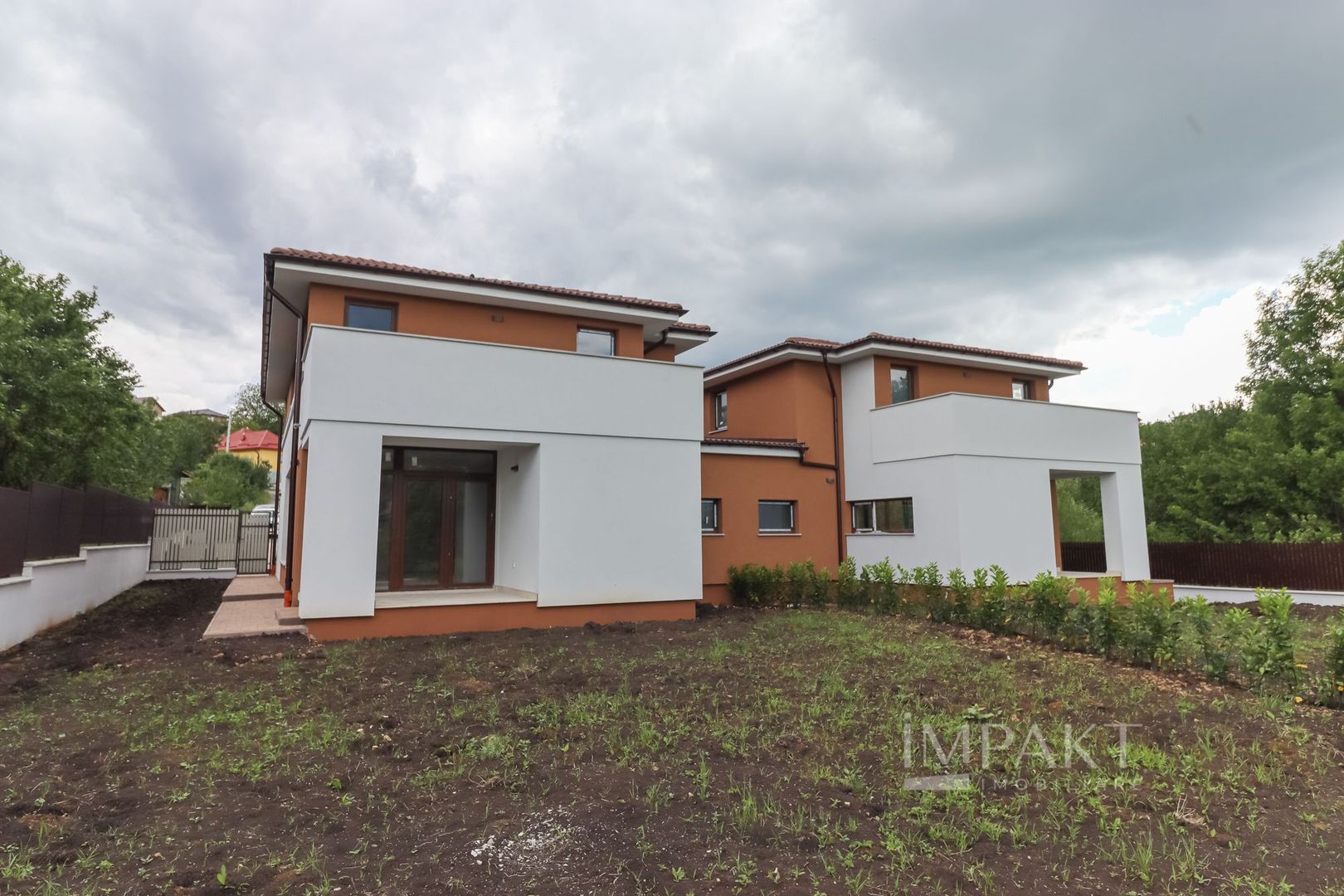 Case cuplate 5 camere si teren de 700 m2 in Feleacu - Poză 37