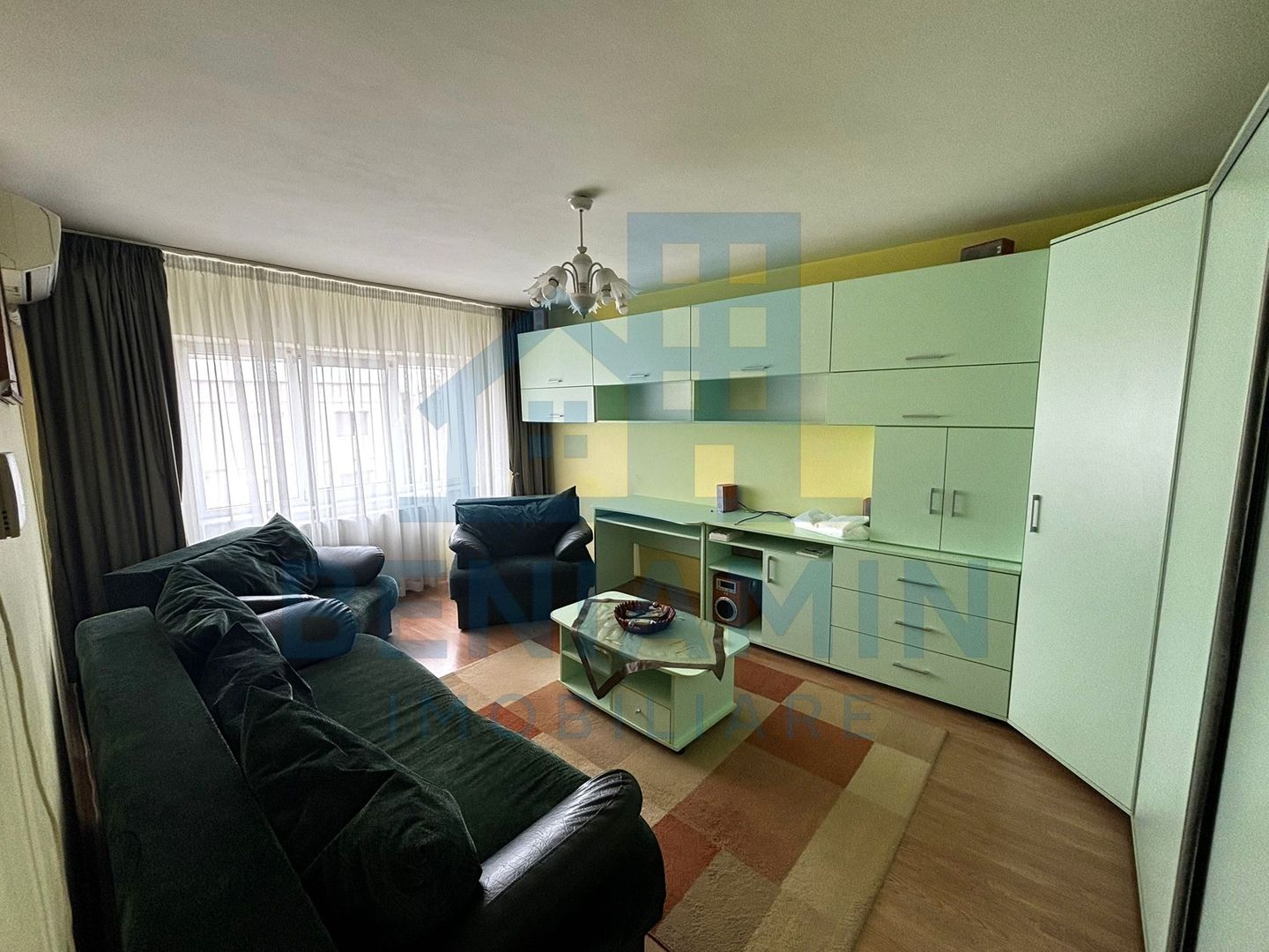 2 Decomandate-51mp-Etaj 3-Balcon-Pivnita-Mobilat-Utilat-Parcare-Triaj - Poză 1