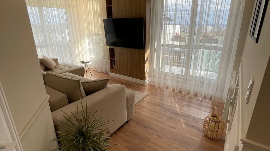 Apartament cu 2 camere + living - Poză 2