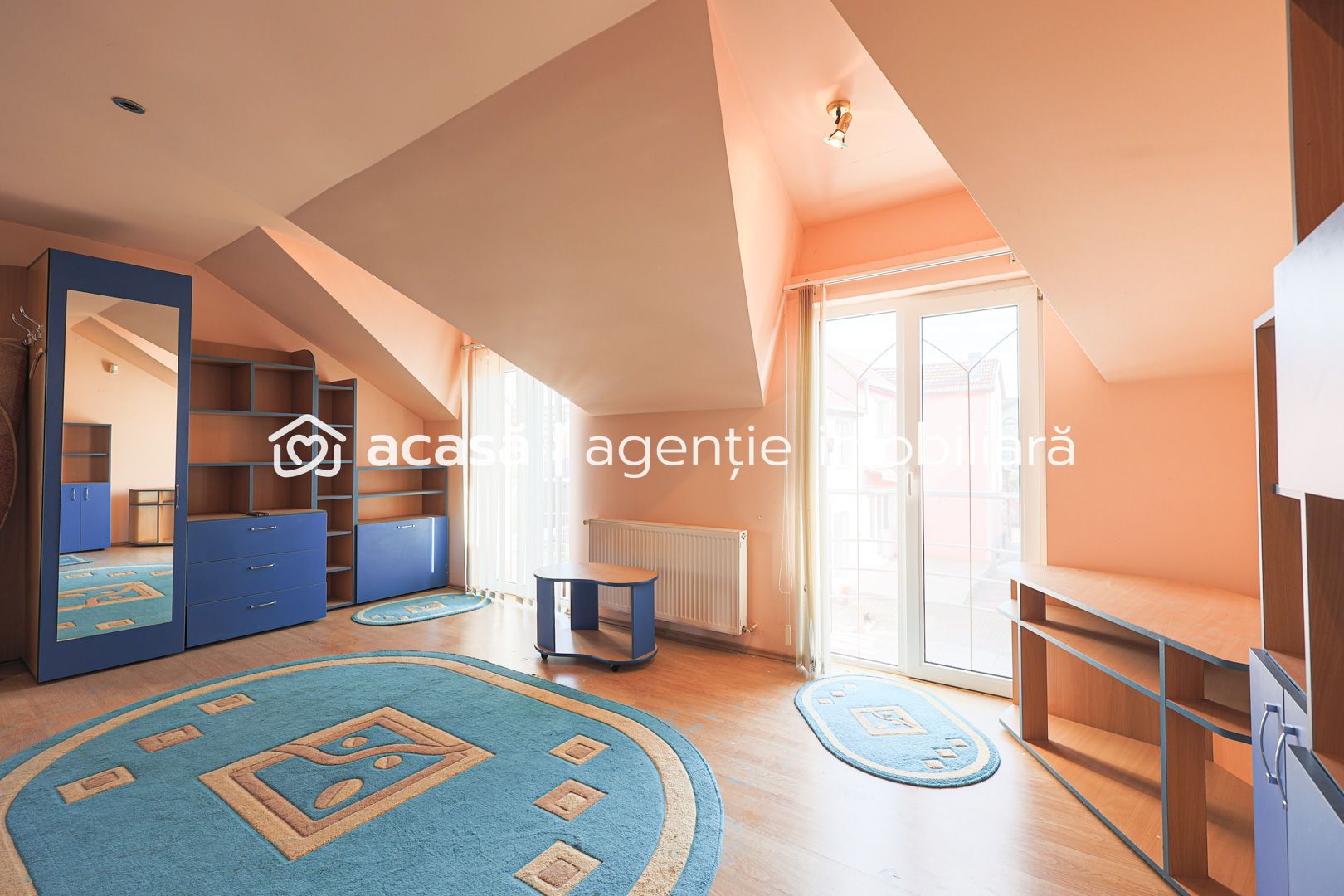 Vilă cu 6 camere în zona rezidențială - Poltura - Poză 13