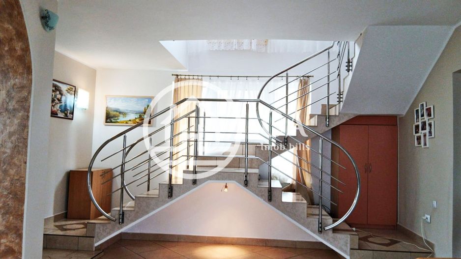 Casă cu 7 camere de închiriat în zona Gheorghe Doja, Oradea - Poză 3