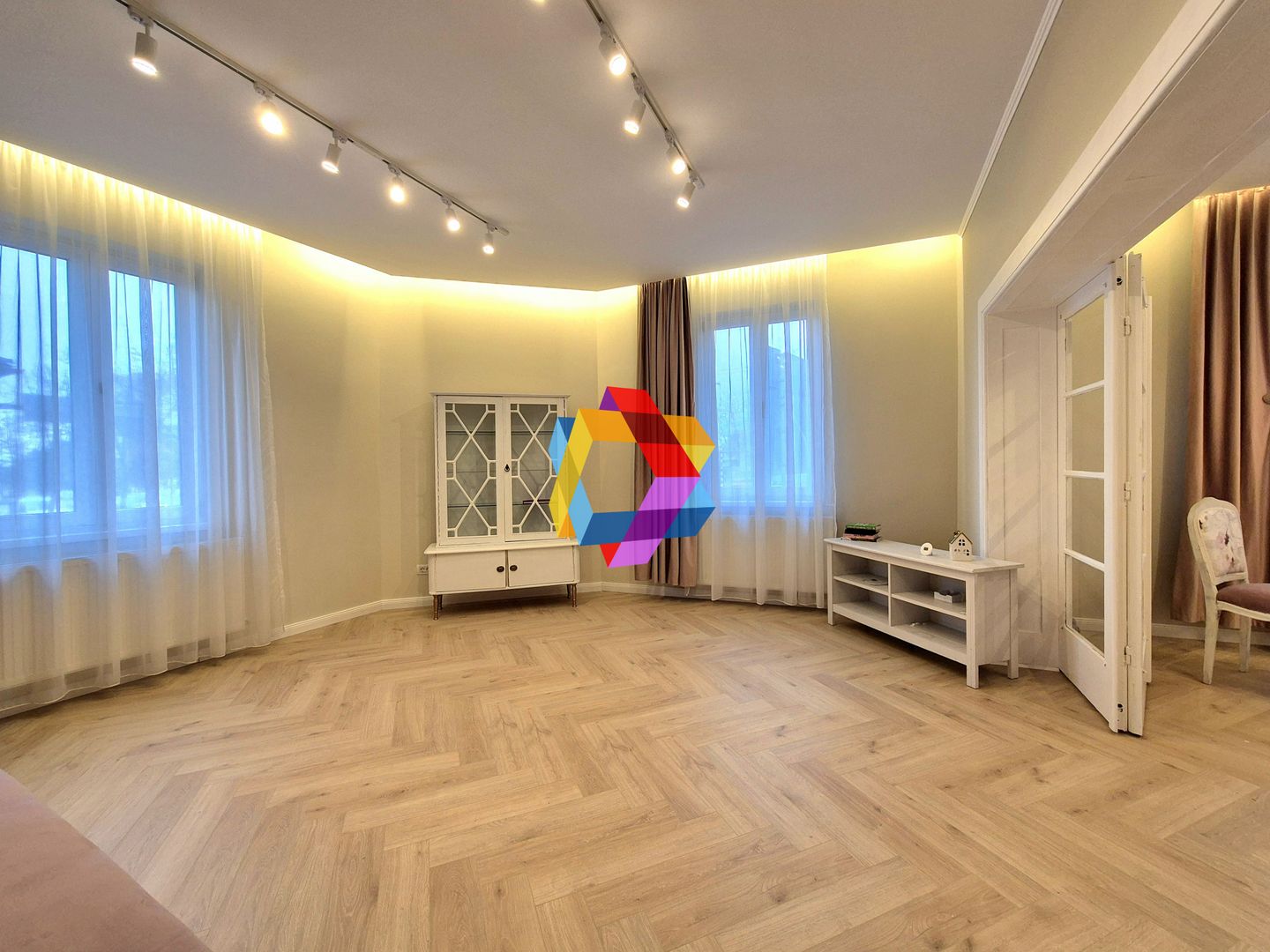 Spatiu de birouri la casa - 183 mp - Poză 3