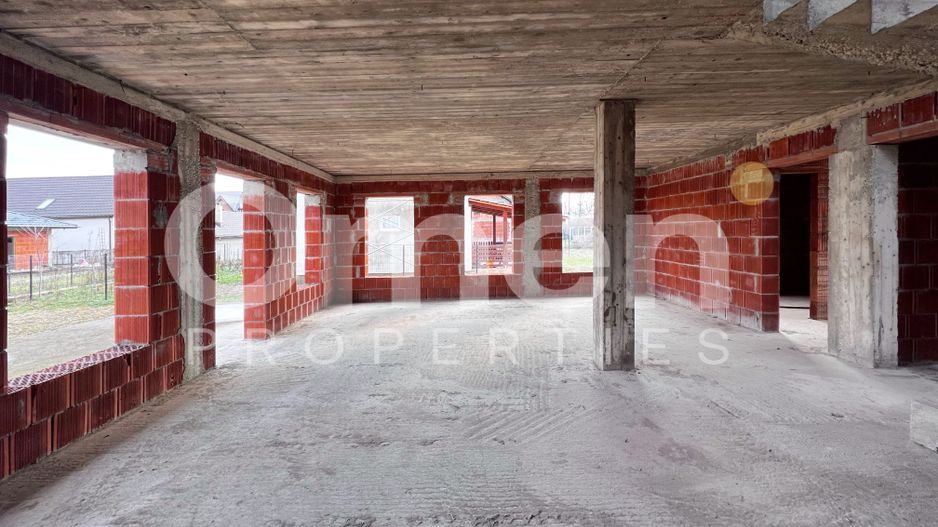 Casa P+M la rosu | 204 mp | 5 ari teren | compartimentare excelenta | Satulung. - Poză 6