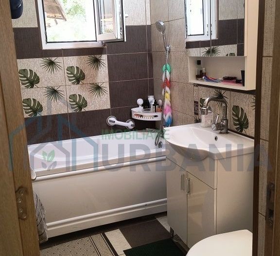 Vând apartament cu 3 camere - Poză 4