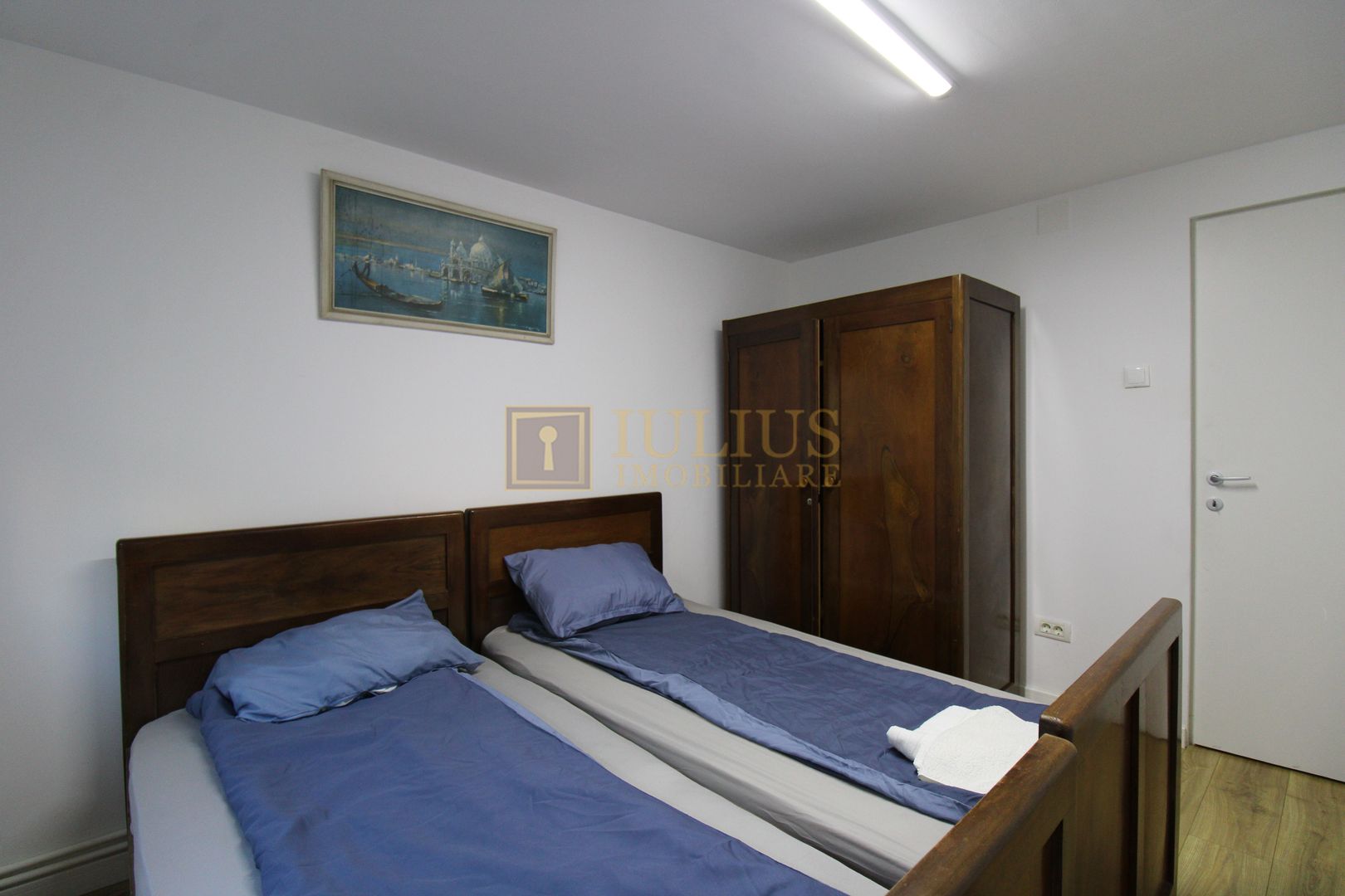 3 camere, la casa, potrivit pentru mai multe persoane/angajati. - Poză 1