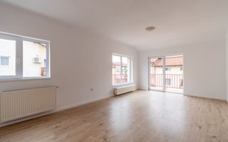 Apartament renovat cu 2 camere + loc de parcare de vanzare Floresti - Poză 1