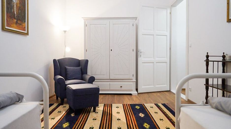 Apartament ultracentral, 2 dormitoare, 58 mp. 120 000 E. Comision 0. - Poză 1