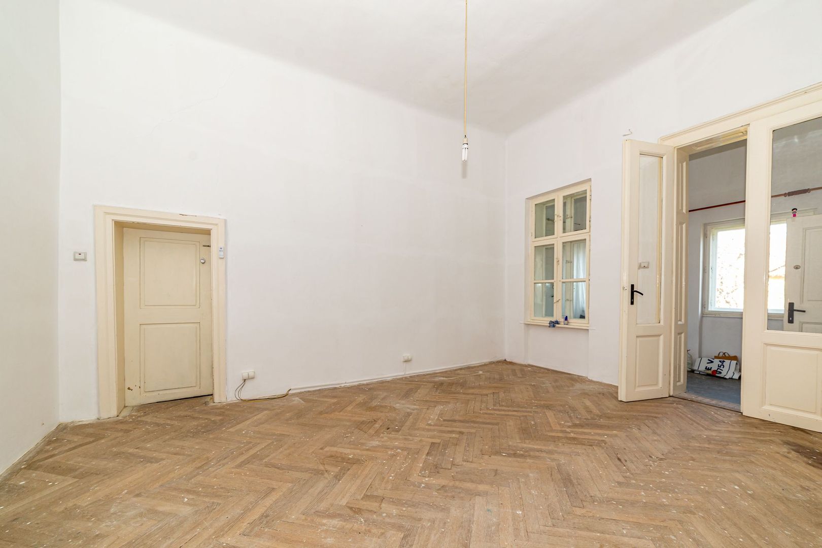 Apartament ultracentral cu potențial extraordinar - Poză 8