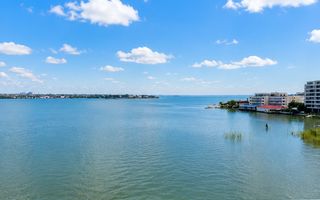 Bloc exclusivist | Vedere frontal la lac | Aqua Magic - Mamaia | Garaj - Poză 3