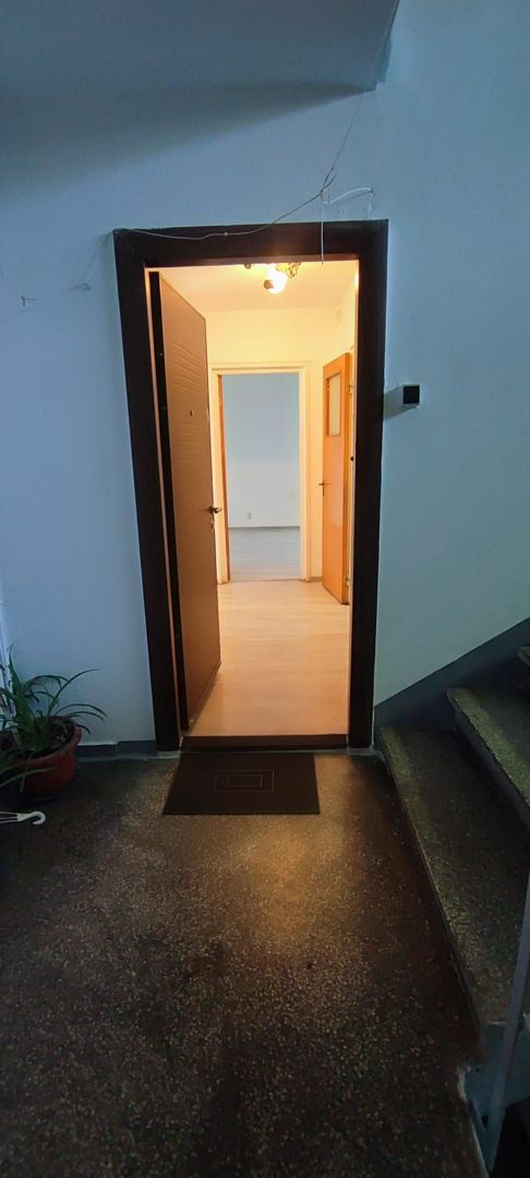 Apartament cu 3 camere ...Valea Oltului - Poză 3