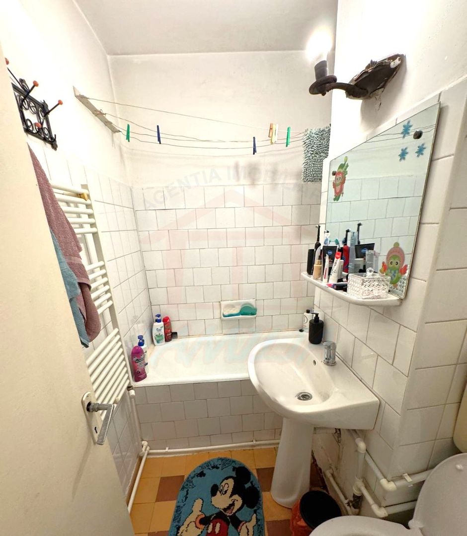 69.900 Euro Ap 2 camere cu 2 balcoane, decomandat, etaj 2, Micro18 - Poză 8