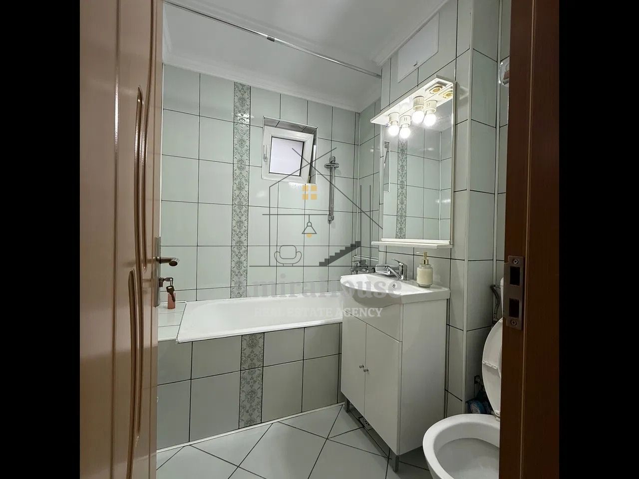 Apartament 3 camere mobilat si 2 garaje zona Bucium - Poză 17