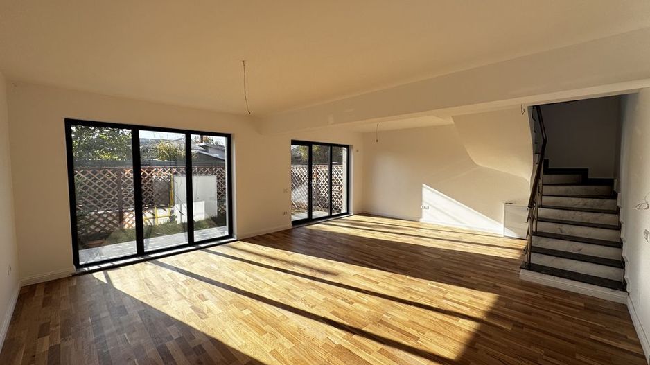 PROPRIETAR Casa Individuala P+1+M Noua la cheie /Doi cocosi Straulesti - Poză 5