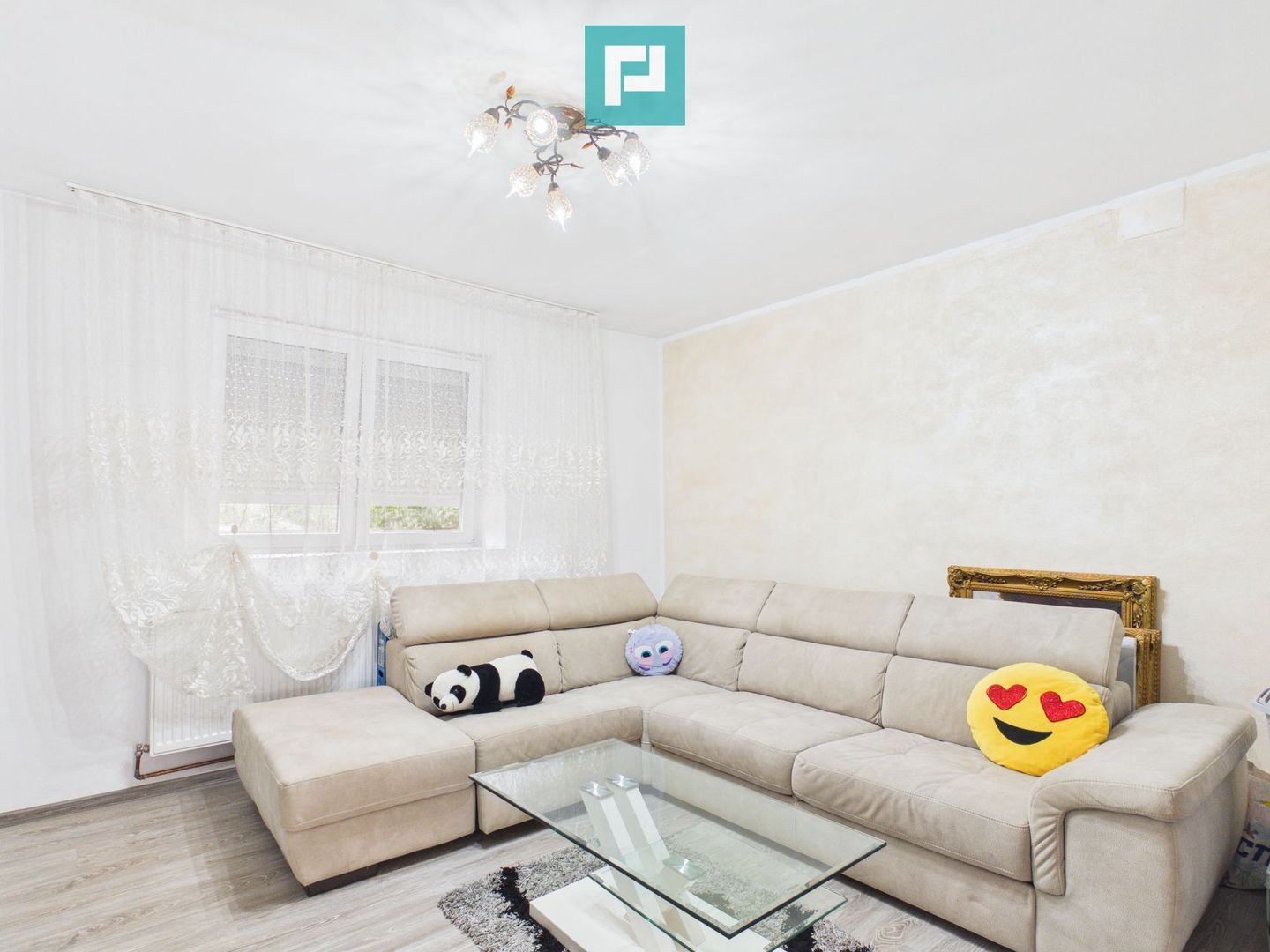 Casă solidă în Curtici cu teren de 1166 mp - Poză 9