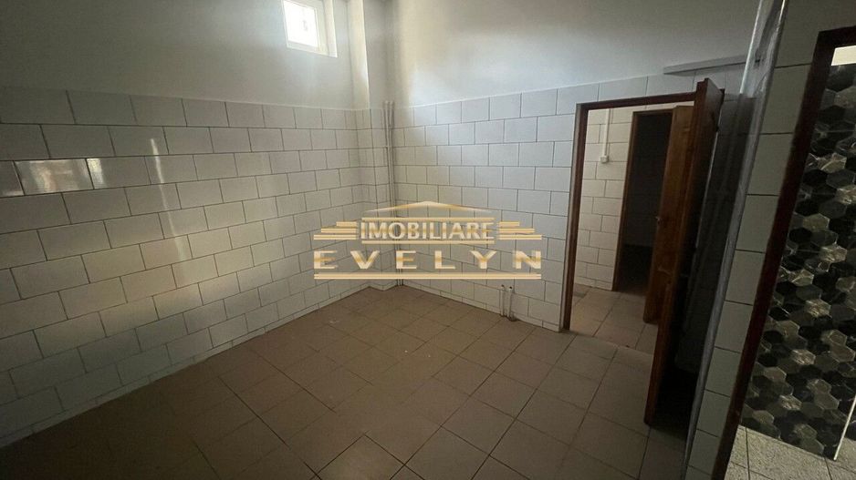 De Vanzare Spatiu Comercial, Zona Imparat Traian ( la 2 min. de MALL ), pret 81000 euro negociabil - Poză 2